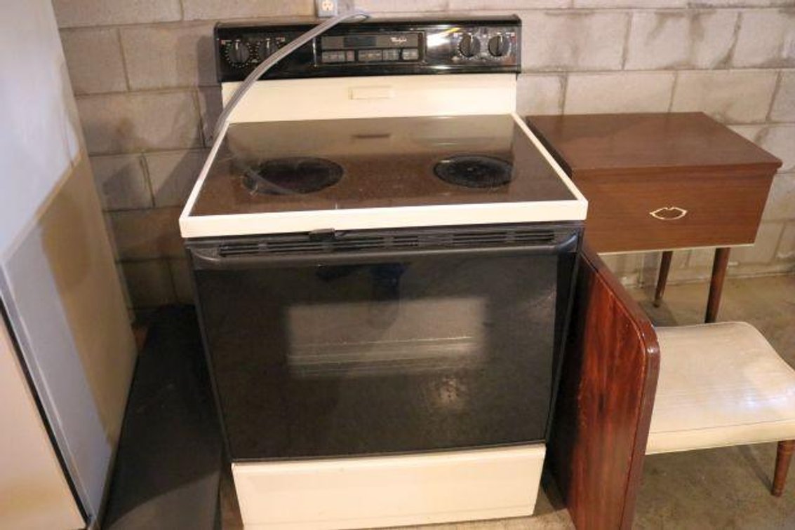 WHIRLPOOL ELECTRIC RANGE