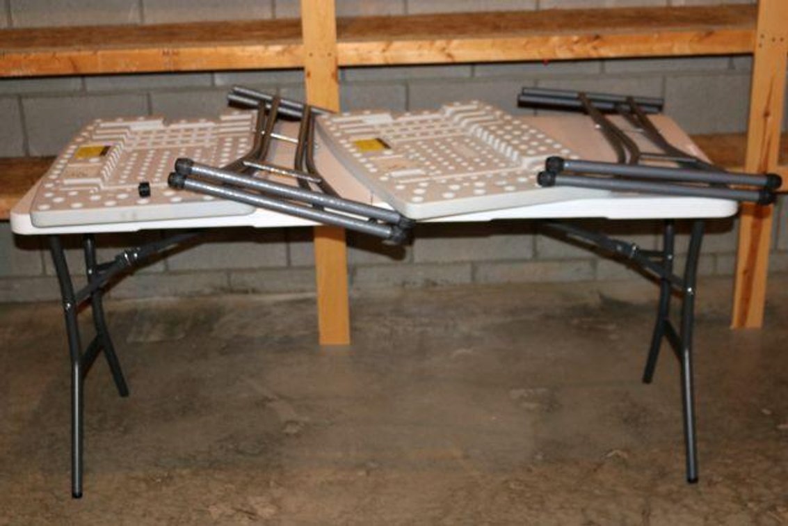 PLASTIC TABLES