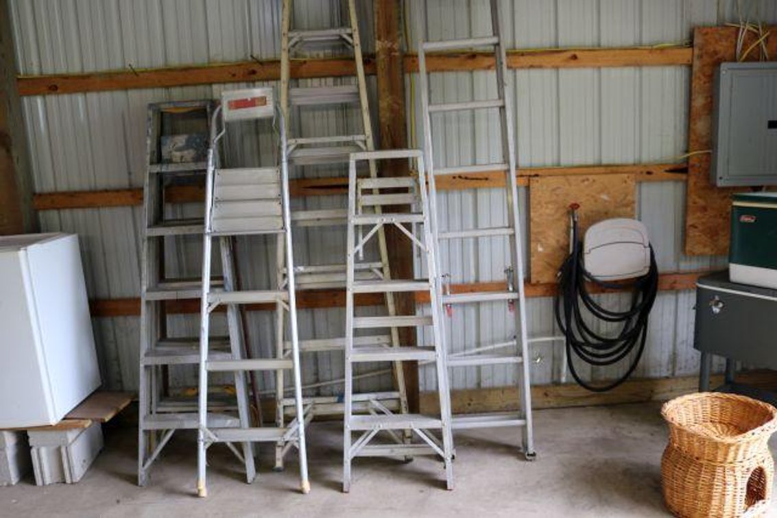 ALUMINUM LADDERS