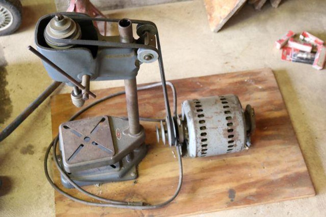 BENCHTOP DRILL PRESS