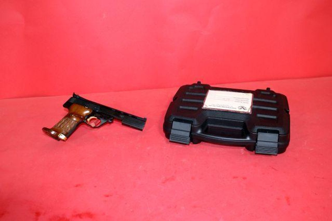 HIGH STAND VICTOR .22LR TARGET PISTOL