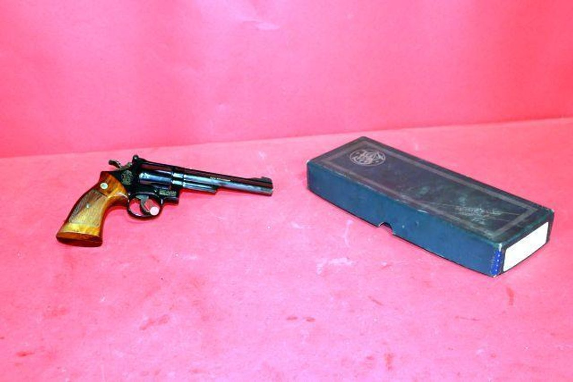 SMITH & WESSON MODEL 19-3 357 REVOLVER