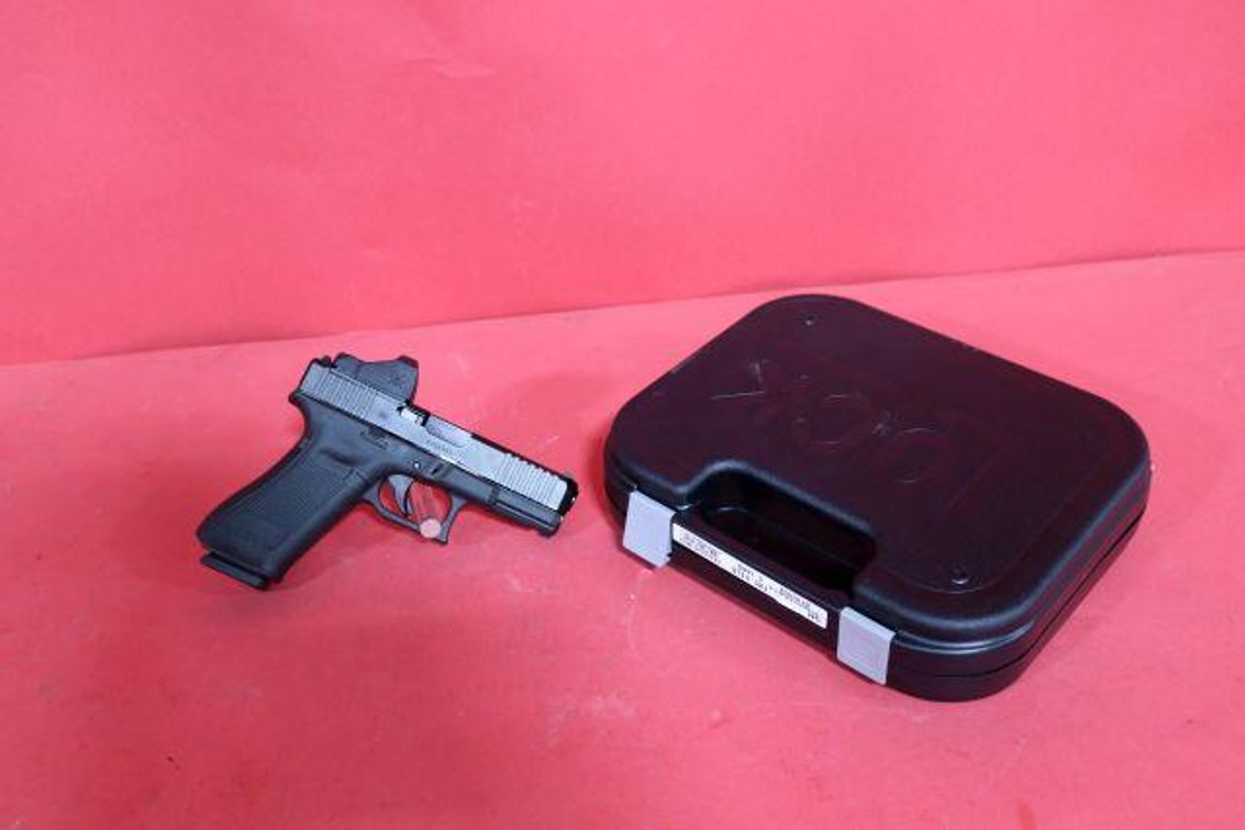 GLOCK 45 9MM SEMI AUTO PISTOL W/ RED DOT