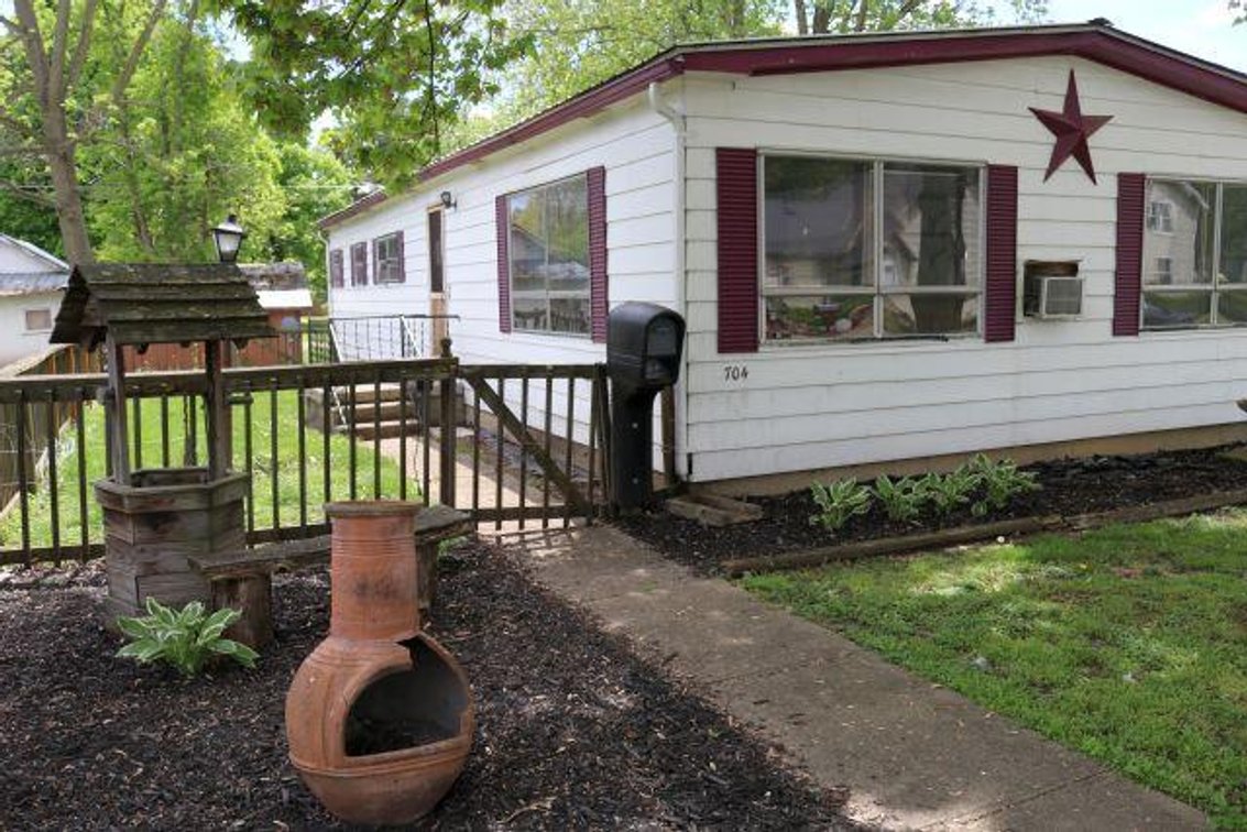Image for ABSOLUTE REAL ESTATE AUCTION