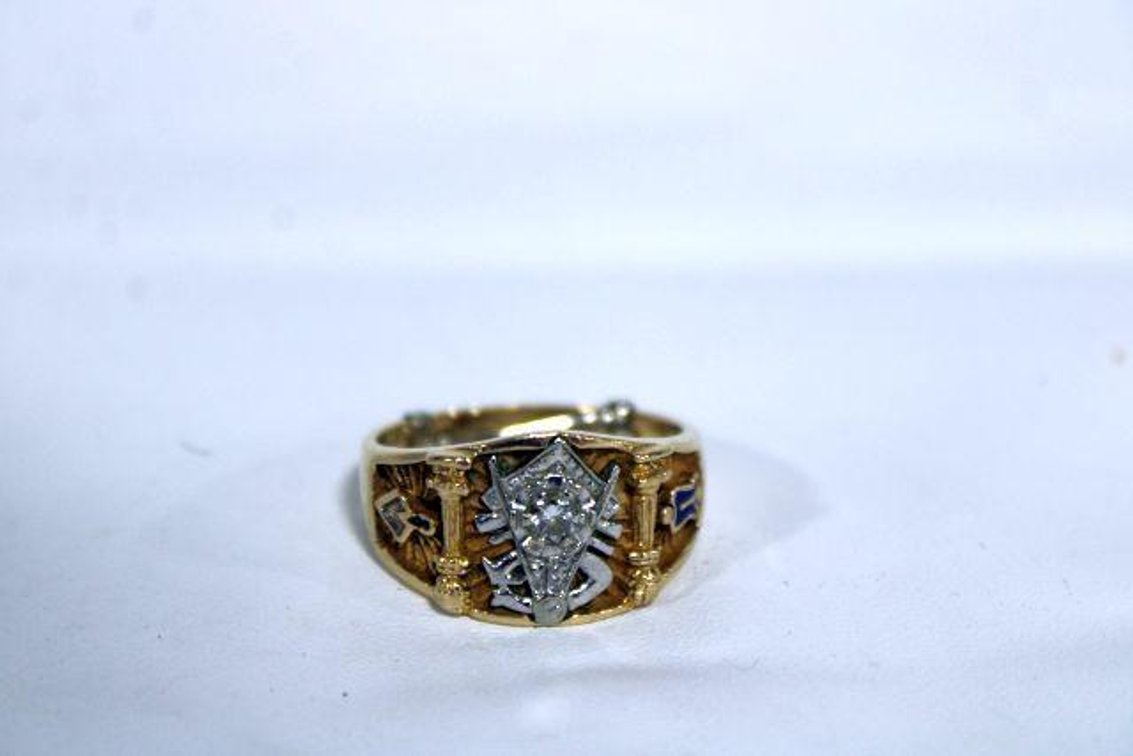 10KP GOLD RING 
