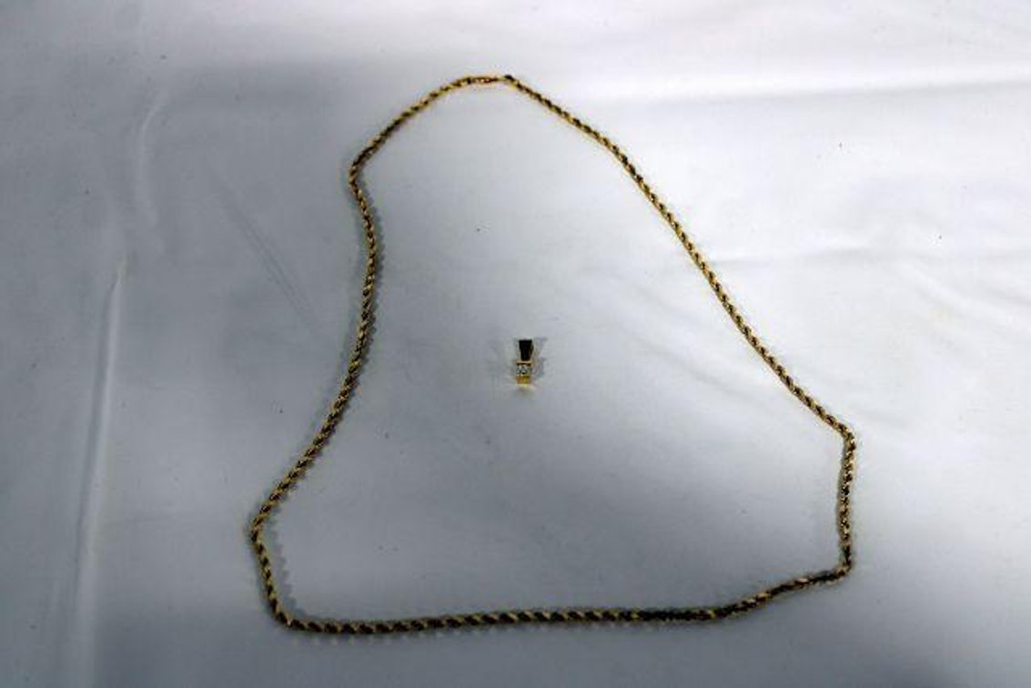 14k GOLD NECKLACE AND PENDANT 