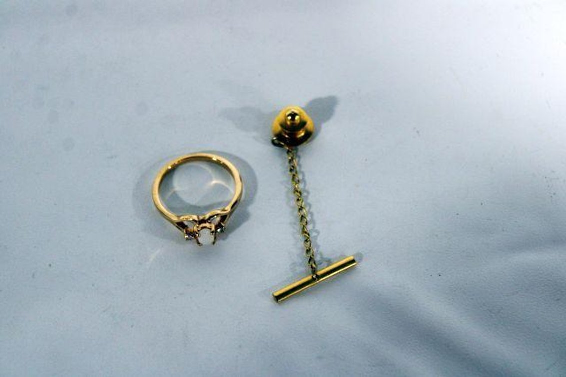 18k GOLD RING 