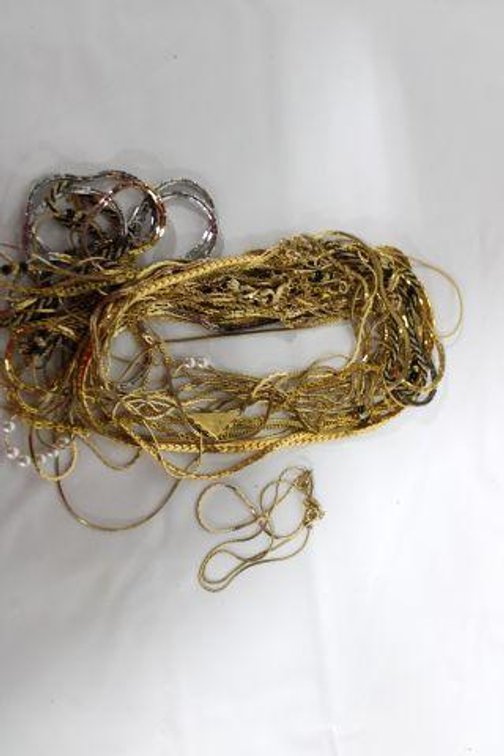 COSTUME JEWELRY NECKLACES