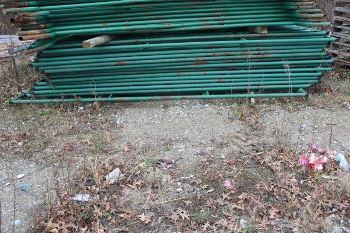 ROUND PEN PANELS W/ GATE