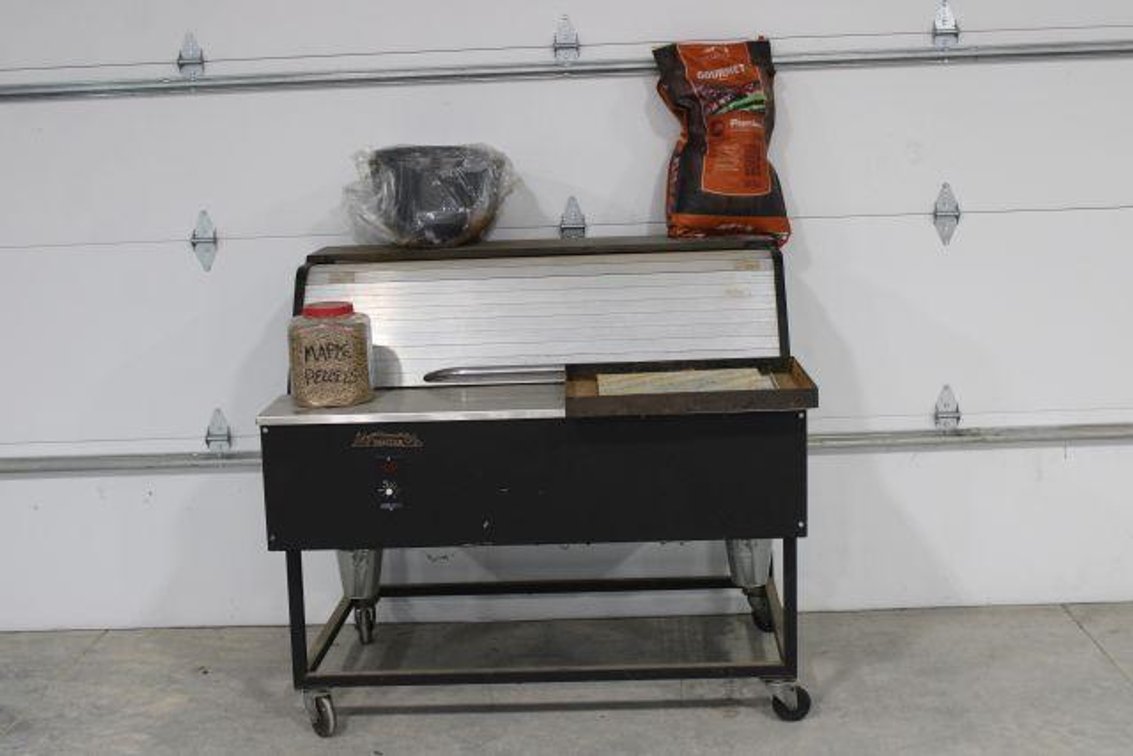 TRAEGER BBQ 150 SMOKER
