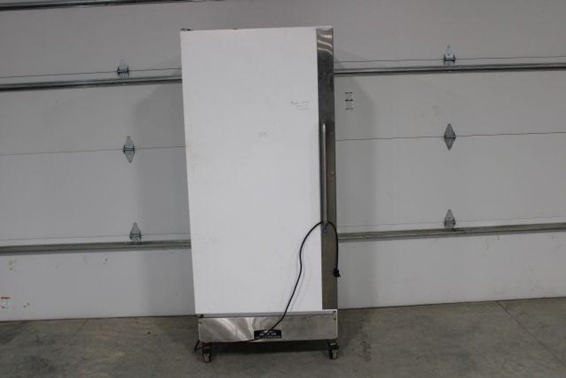 ARTIC AIR COMMERCIAL REFRIGERATOR