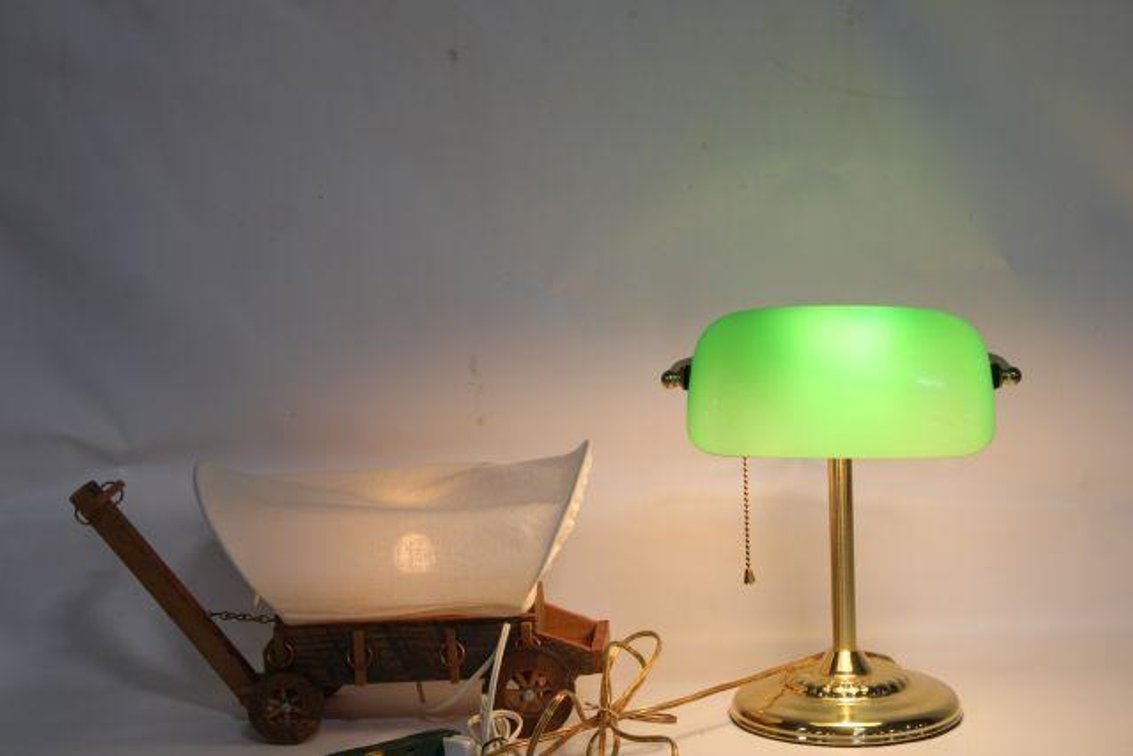 WAGON LAMP AND DESK LAMP