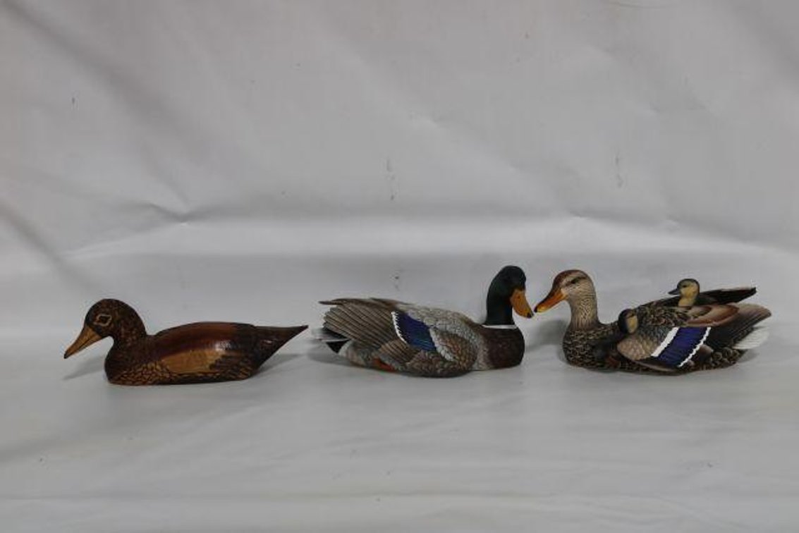 HERITAGE DECOYS COLLECTIBLE DUCKS