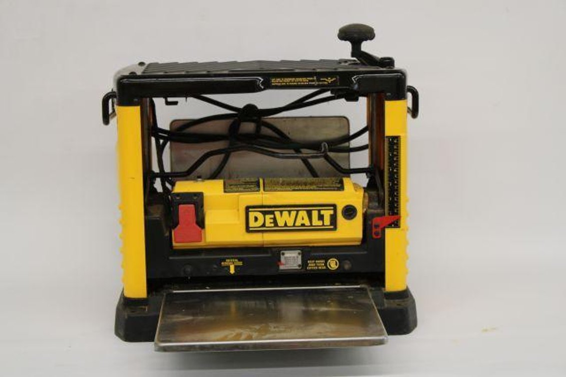 DEWALT PLANER 