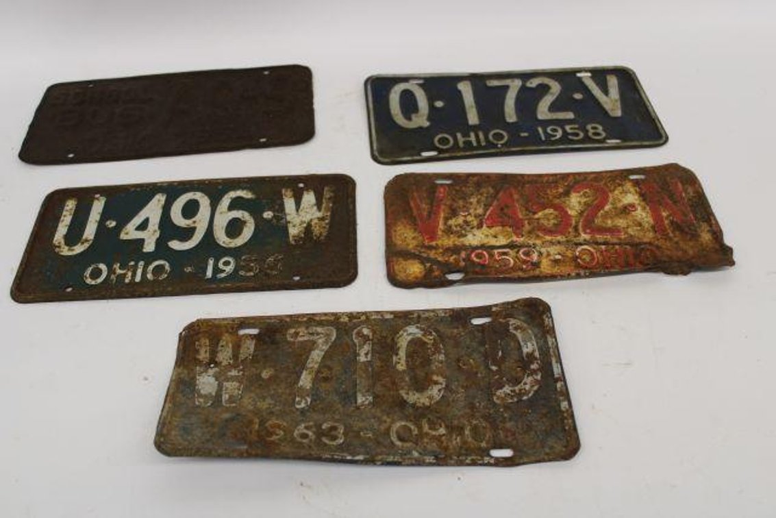 VINTAGE LICENSE PLATES