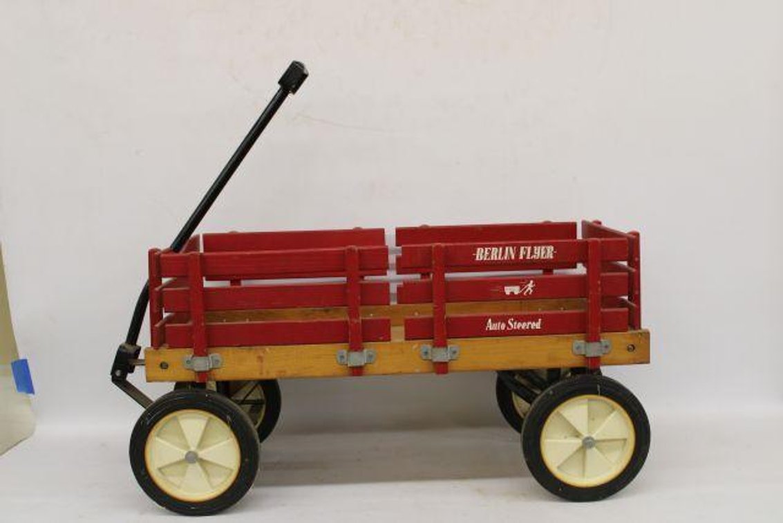 BERLIN FLYER AUTO STEERED WAGON