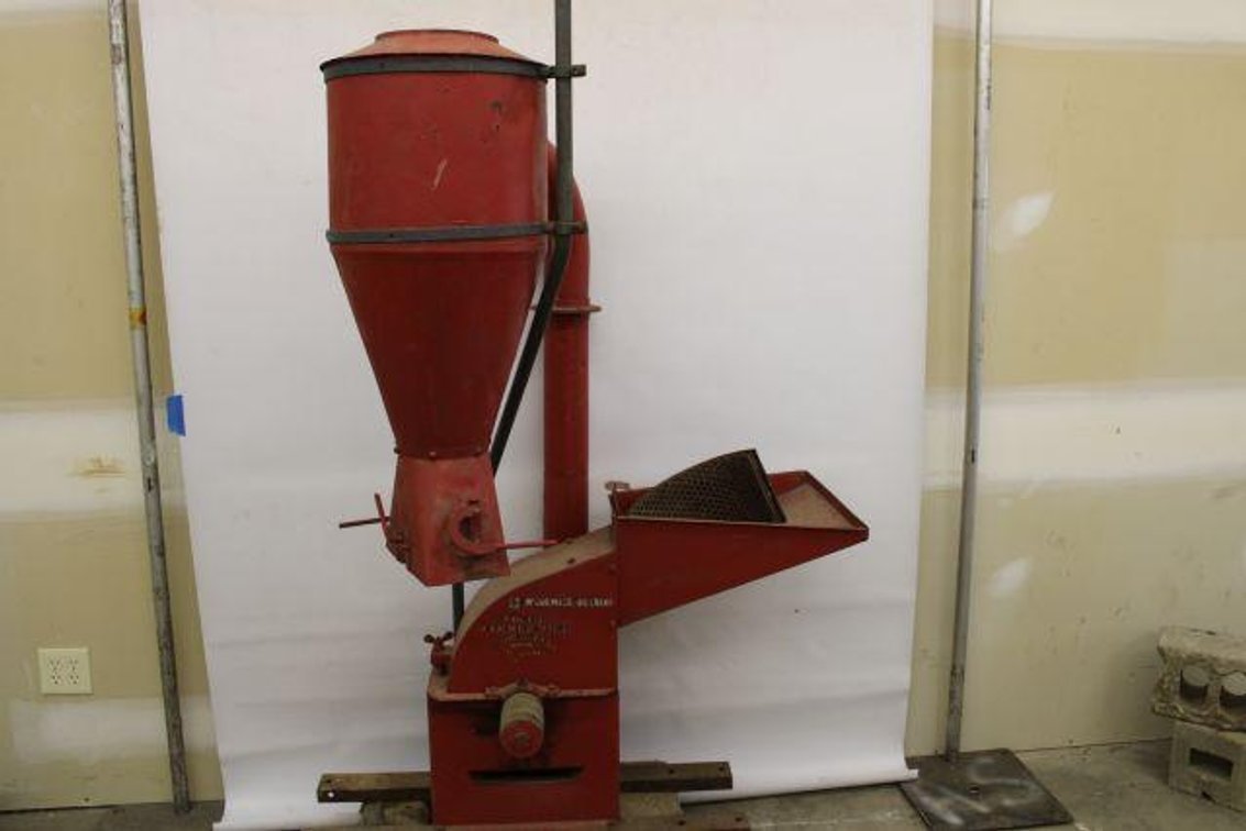 MCCORMICK DEERING NO. 4 HAMMER MILL