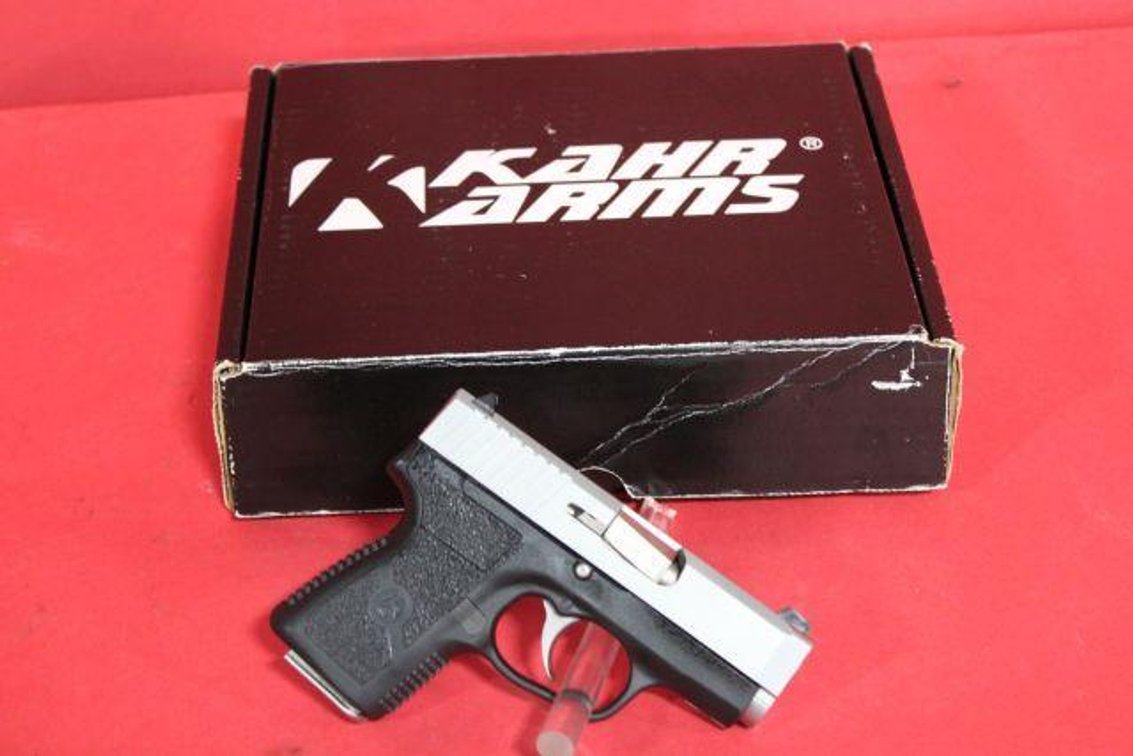KAHR ARMS CM40 SEMI-AUTO PISTOL