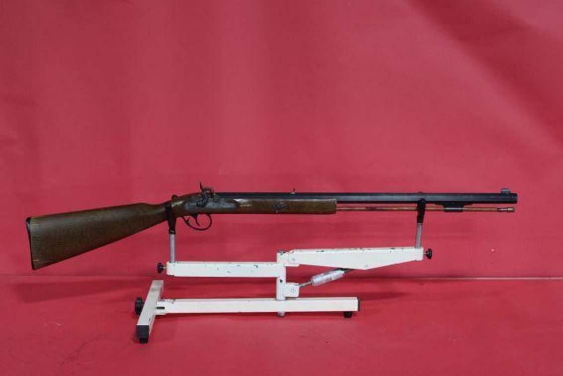 CONNECTICUT VALLEY ARMS PLAINSMAN MUZZLE LOADER