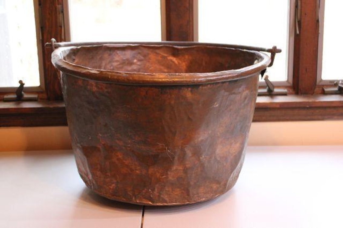 LARGE COPPER KETTLE