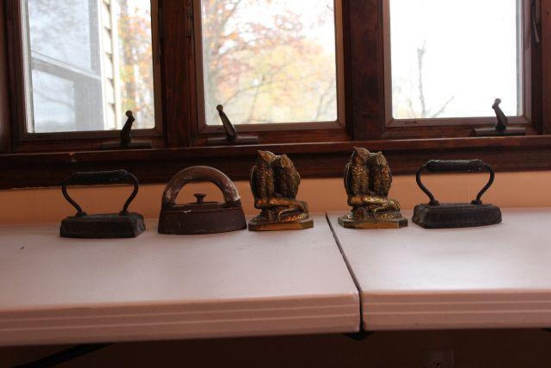 CAST IRON IRONS