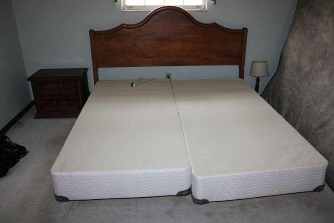 BEDROOM CONTENTS 