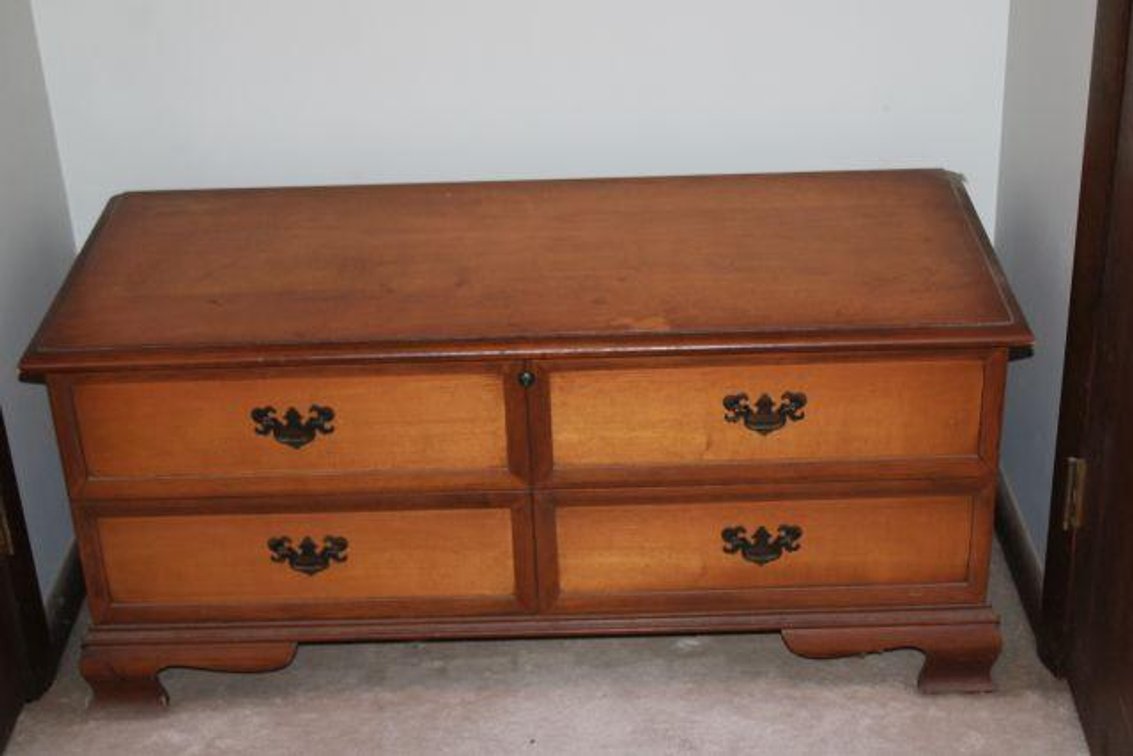 CEDAR CHEST