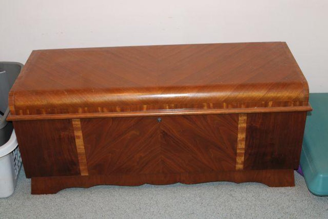 CEDAR CHEST