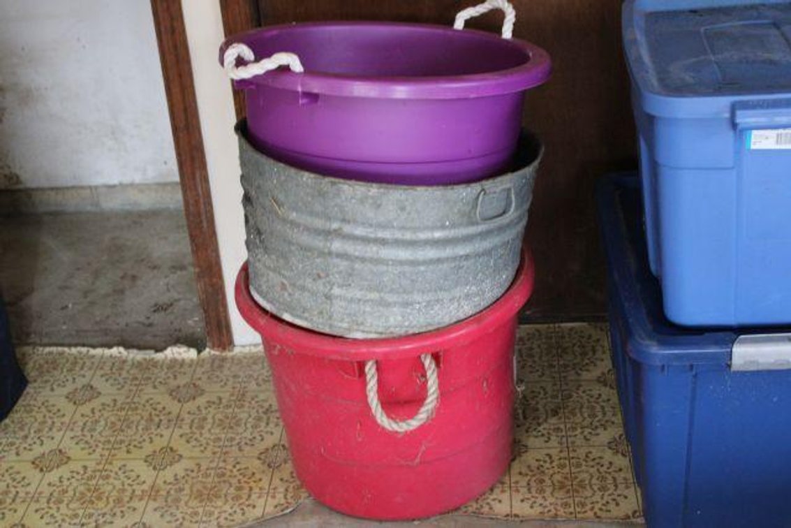 MUCK BUCKET AND GALVONIZED PALE