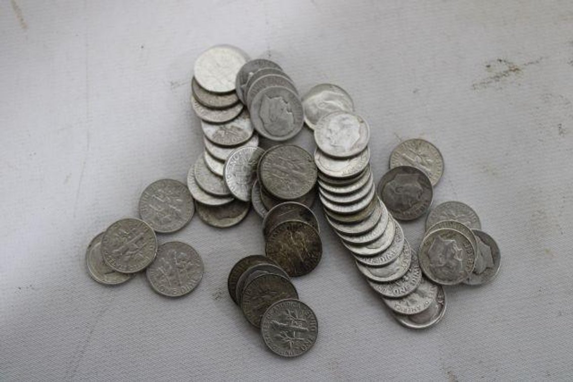 STACK OF ROOSEVELT DIMES