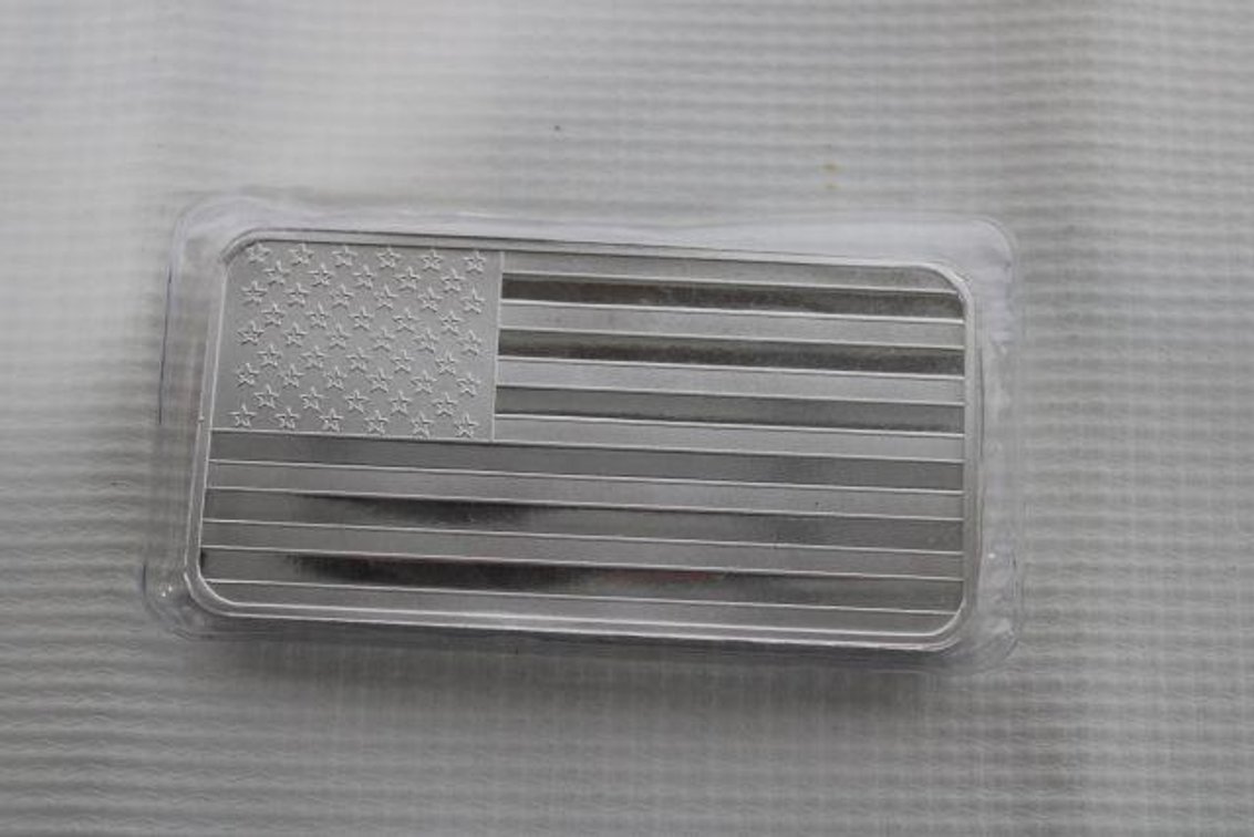 AMERICAN FLAG SILVER BAR