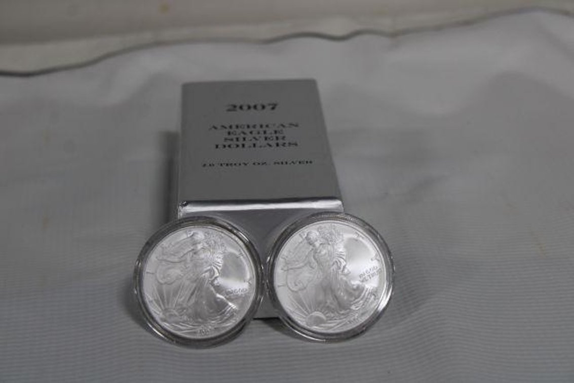 2007 AMERICAN EAGLE SILVER DOLLARS