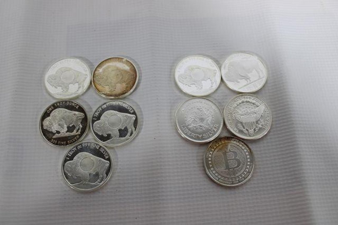 10 1 0Z SILVER COINS