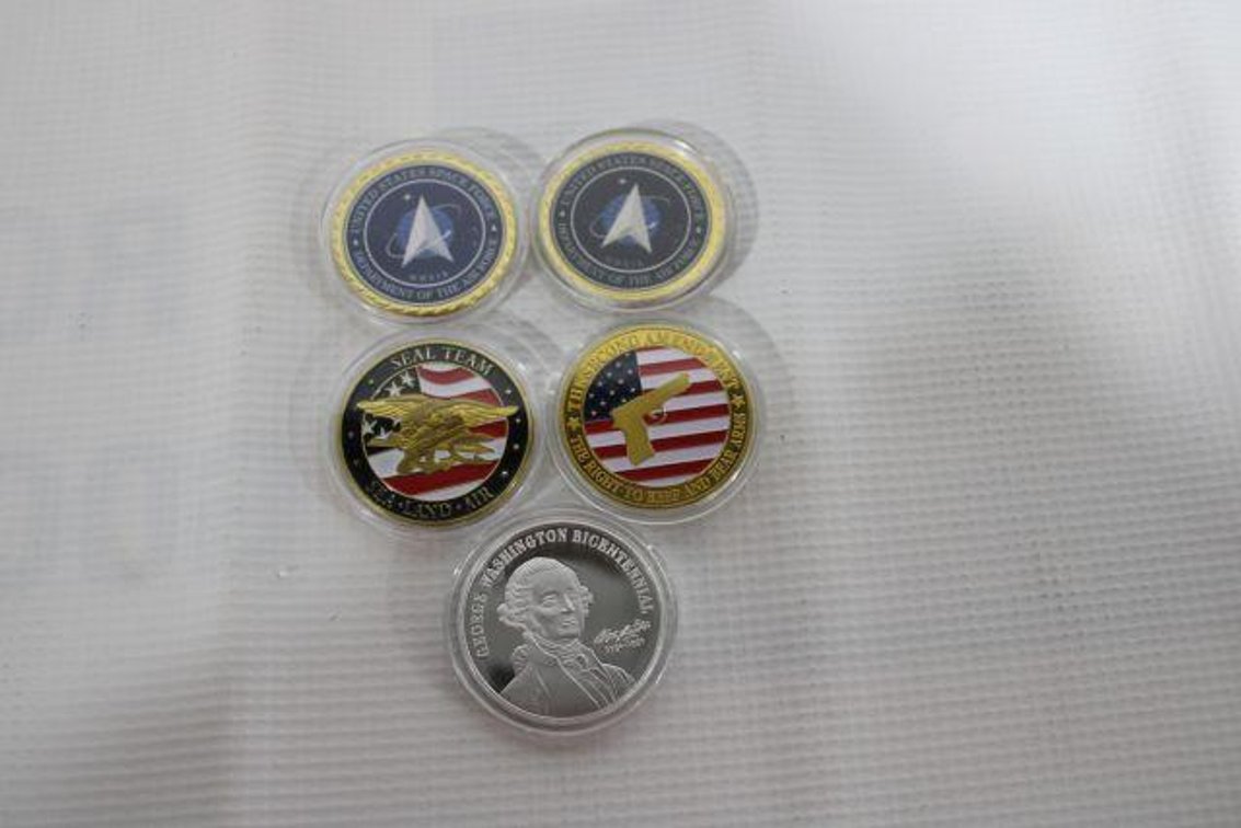 US MILITARY COINS 