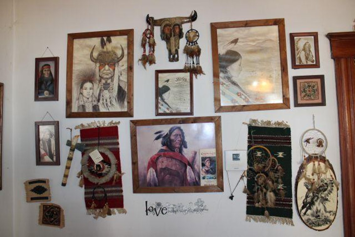 NATIVE AMERICAN DECOR