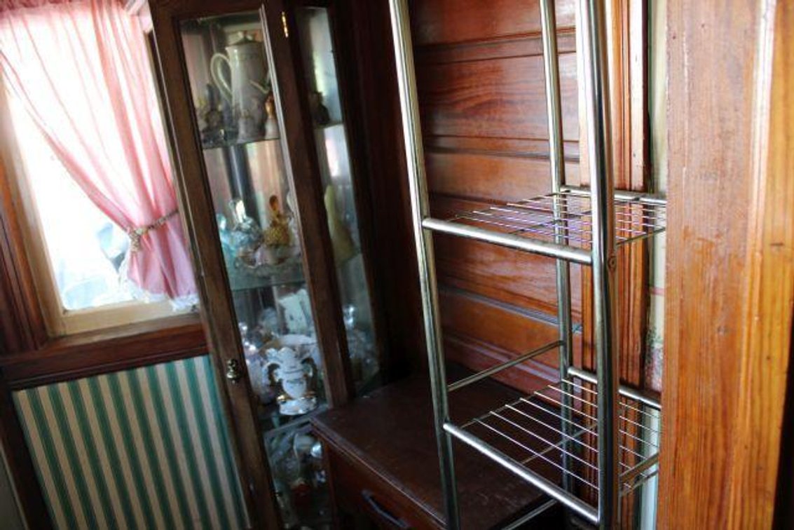 DISPLAY CASE, DESK, WIRE SHELF