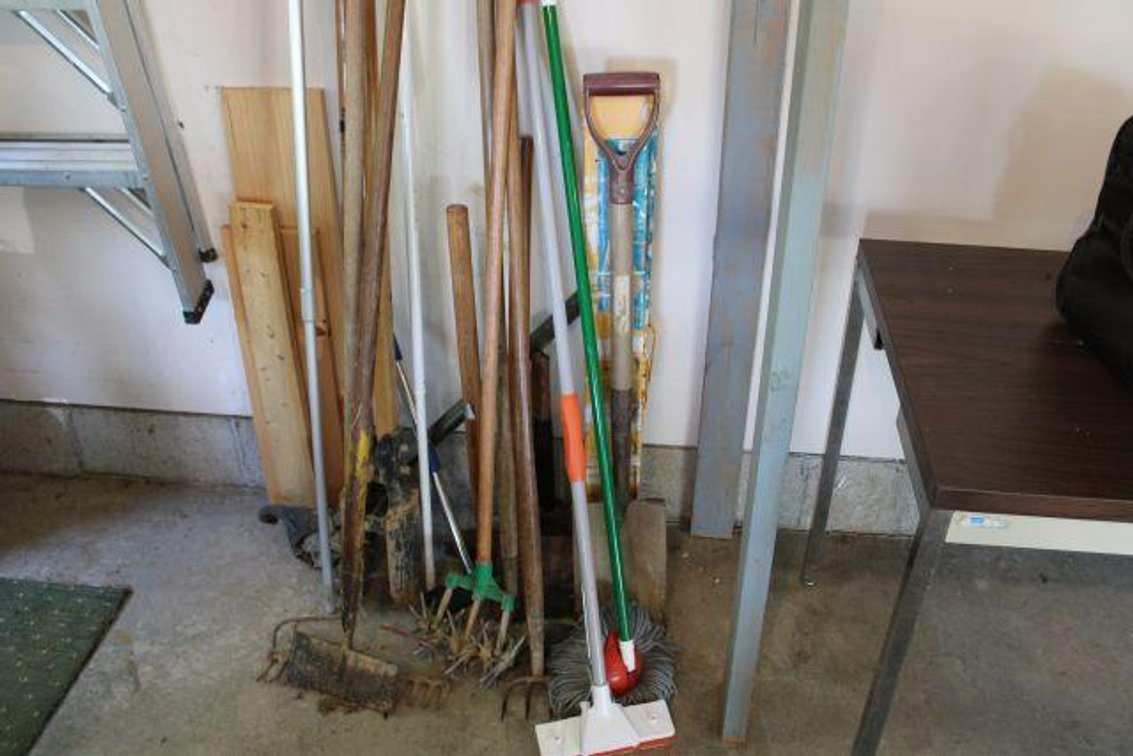 LONG HANDLE TOOLS