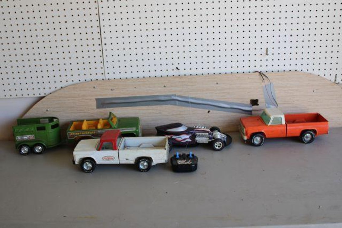 DIE CAST TRUCKS