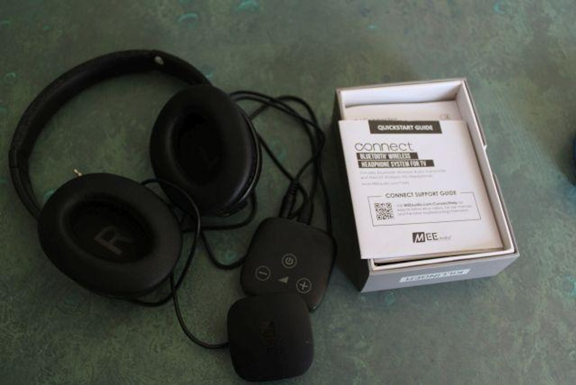 WIRELESS BLUETOOTH HEADPHONE TV SYSTEM