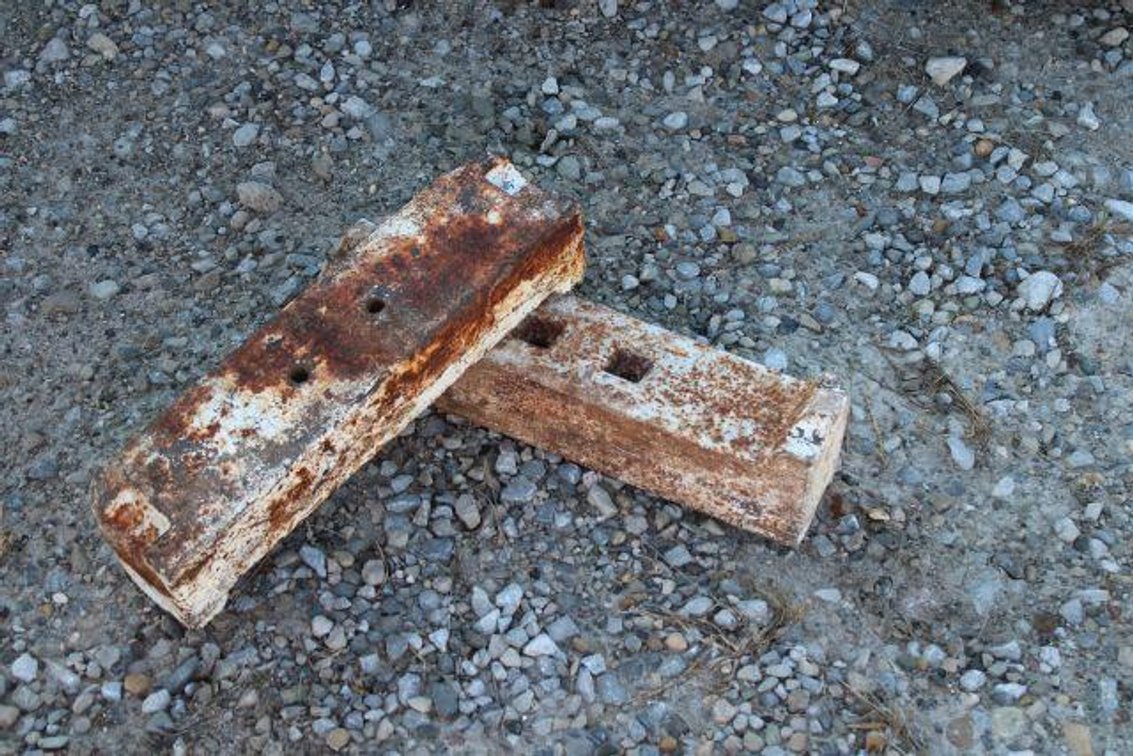 OLIVER TRACTOR WEIGHTS