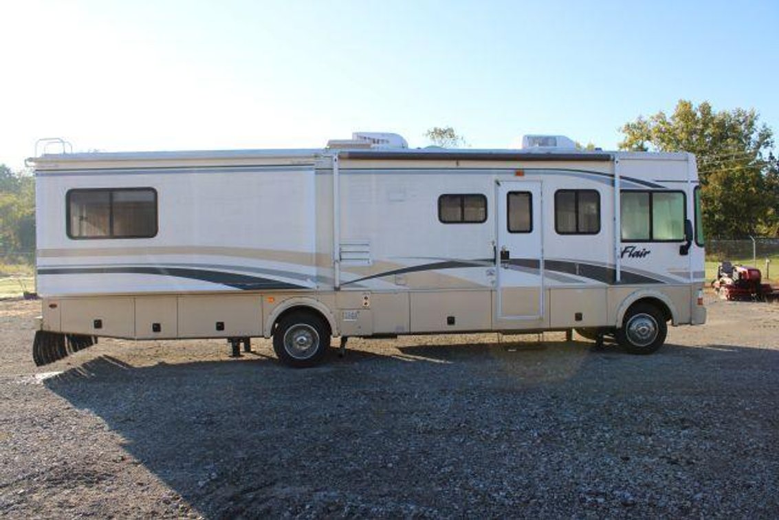 2003 Flair Fleetwood Ford F53 MOTORHOME  VIN # 1FCNF53S630A04153