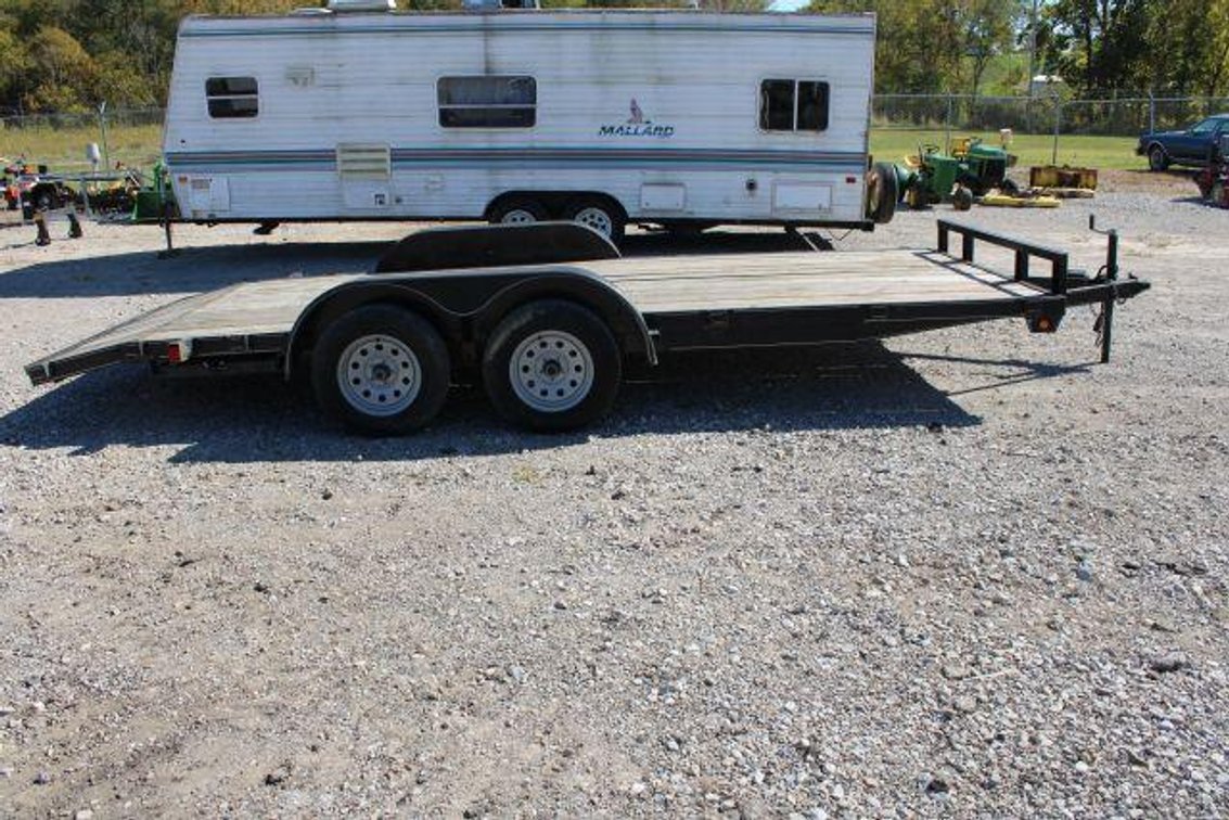 CAR TRAILER W/ RAMPS
