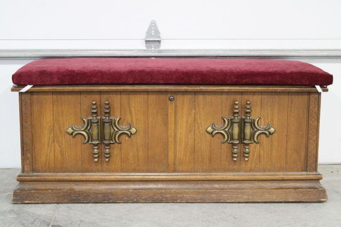 LANE CEDAR CHEST