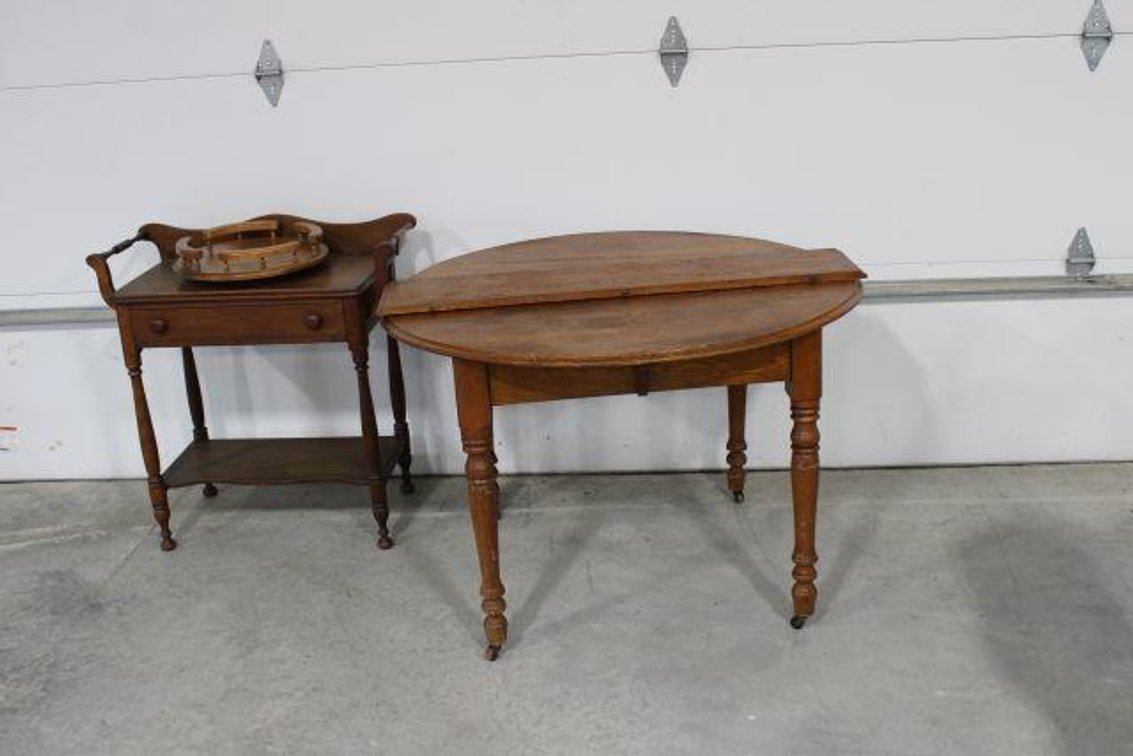 DINING ROOM FURNITURE 