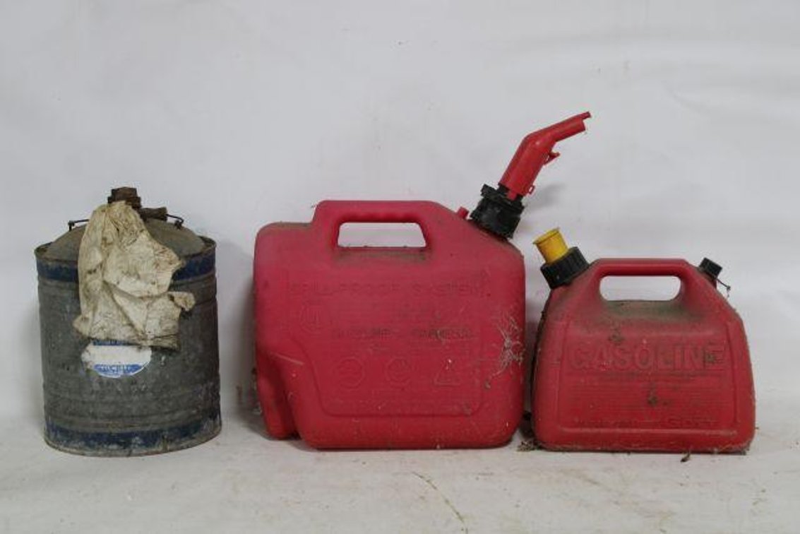 FUEL CANS 