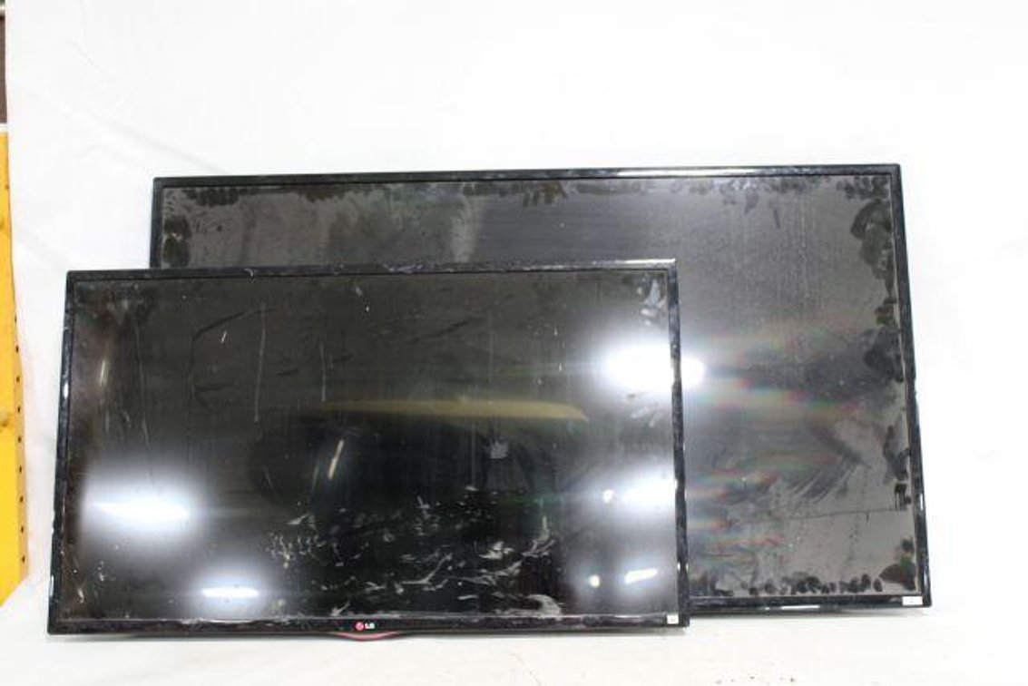 2 TVS W/ NO REMOTE OR CABLE
