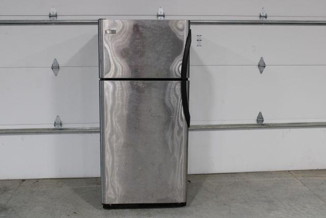 FRIGIDAIRE FRIDGE AND FREEZER