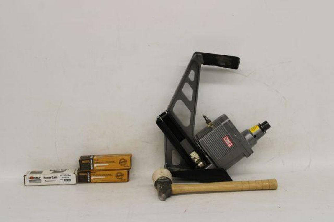 SENCO HARDWOOD FLOOR NAILER