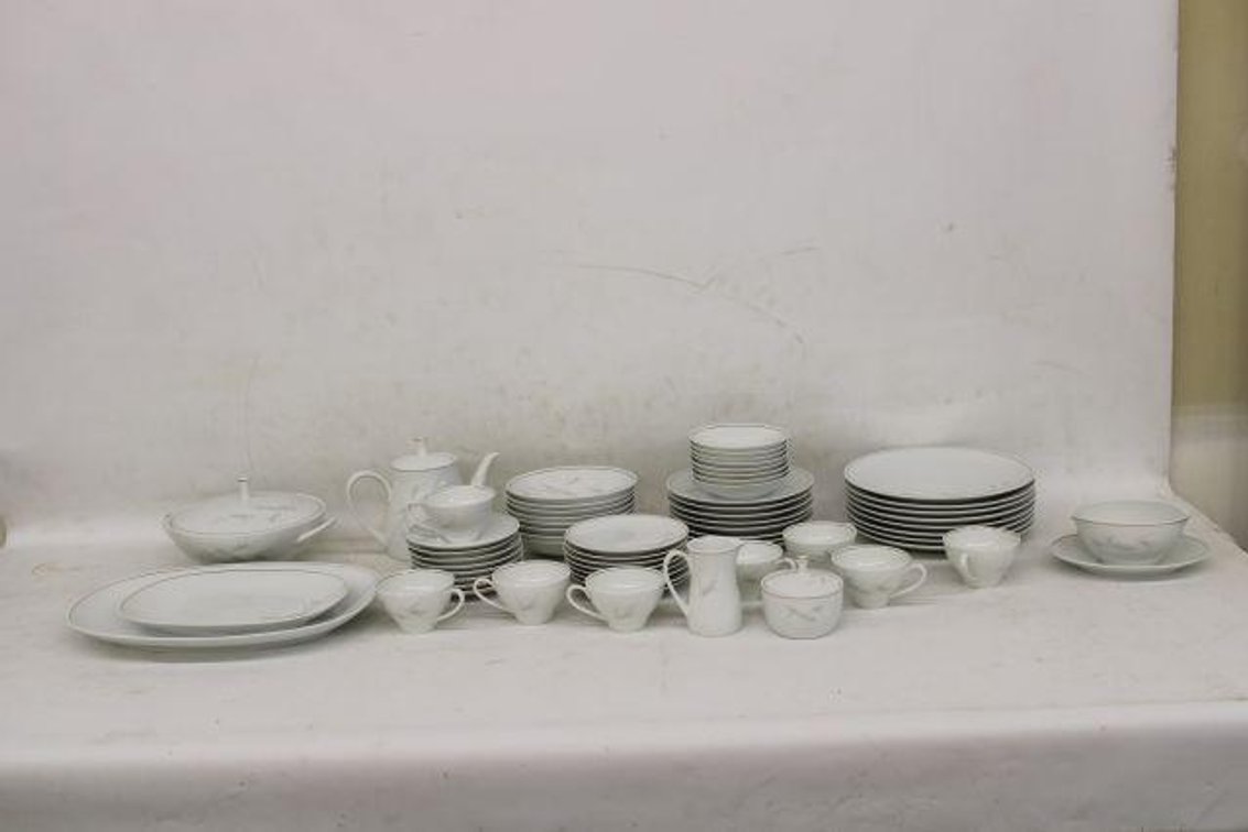 JAPANESE WINDRIFT NORITAKE CHINA SET