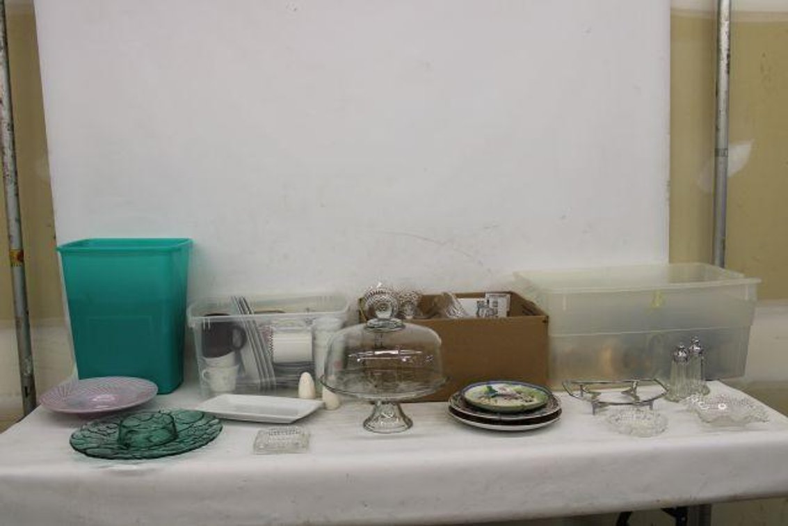 VARIOUS GLASSWARE
